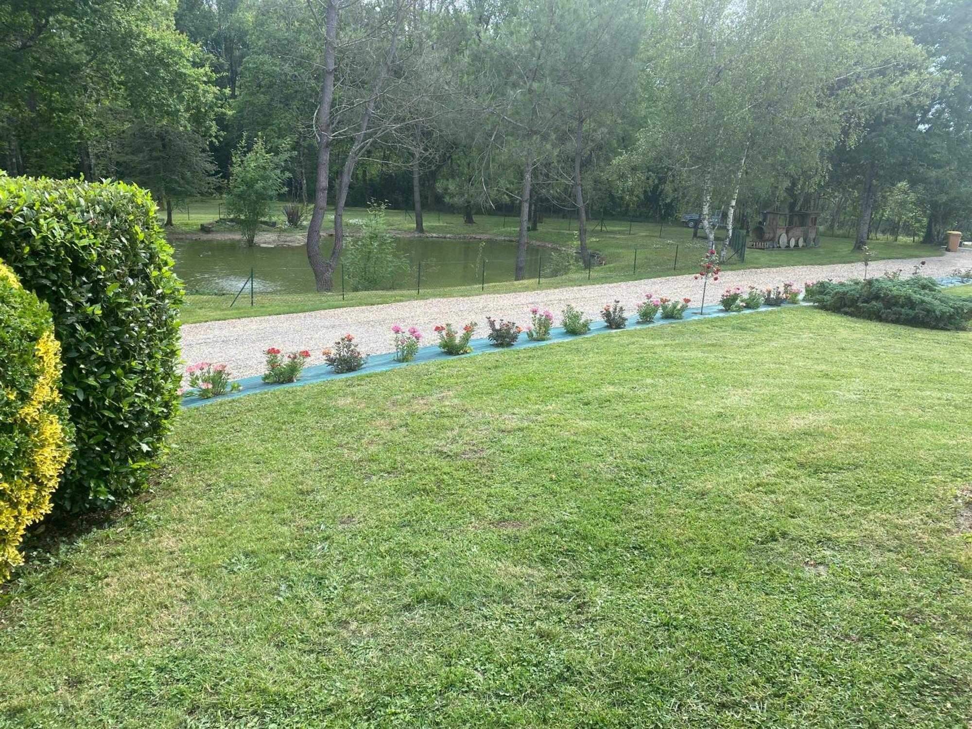 Saint-Ciers-d'Abzac Les Pins Perdus B&B 외부 사진
